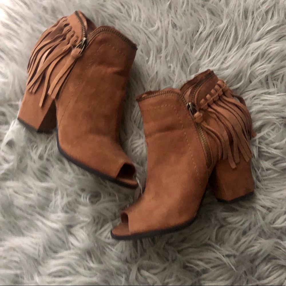 DV Peep Toe Shoe